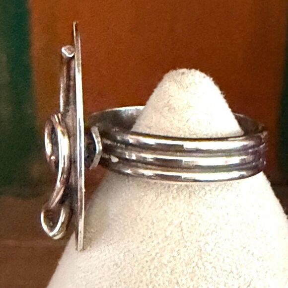 Artisan Silver Treble Clef adjustable Statement Ring - Picture 2 of 12